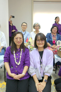 รดน้ำดำหัวอธิการบดี และ คณาจารย์อาวุโสของคณะฯ
