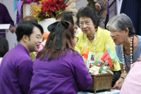 รดน้ำดำหัวอธิการบดี และ คณาจารย์อาวุโสของคณะฯ