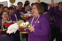รดน้ำดำหัวอธิการบดี และ คณาจารย์อาวุโสของคณะฯ