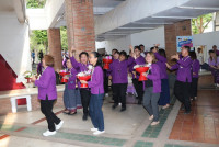 รดน้ำดำหัวอธิการบดี และ คณาจารย์อาวุโสของคณะฯ