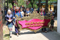 รดน้ำดำหัวอธิการบดี และ คณาจารย์อาวุโสของคณะฯ