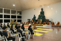 ผู้บริหาร คณาจารย์ และบุคลากร คณะศึกษาศาสตร์ มช. ร่วมงานบำเพ็ญกุศลสวดอภิธรรม และฌาปนกิจศพ คุณแม่รัตนา อินต๊ะปั๋น 