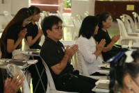ผู้บริหาร คณาจารย์ และบุคลากร คณะศึกษาศาสตร์ มช. ร่วมงานบำเพ็ญกุศลสวดอภิธรรม และฌาปนกิจศพ คุณแม่รัตนา อินต๊ะปั๋น 