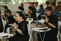 ผู้บริหาร คณาจารย์ และบุคลากร คณะศึกษาศาสตร์ มช. ร่วมงานบำเพ็ญกุศลสวดอภิธรรม และฌาปนกิจศพ คุณแม่รัตนา อินต๊ะปั๋น 