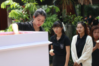 ผู้บริหาร คณาจารย์ และบุคลากร คณะศึกษาศาสตร์ มช. ร่วมงานบำเพ็ญกุศลสวดอภิธรรม และฌาปนกิจศพ คุณแม่รัตนา อินต๊ะปั๋น 
