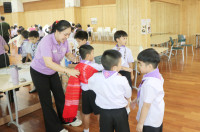 การแต่งกายประกอบการแสดงนาฏศิลป์พื้นเมือง 