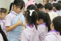 การแต่งกายประกอบการแสดงนาฏศิลป์พื้นเมือง 