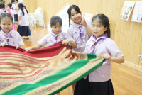 การแต่งกายประกอบการแสดงนาฏศิลป์พื้นเมือง 