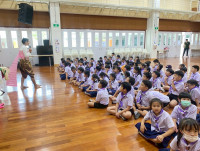การแต่งกายประกอบการแสดงนาฏศิลป์พื้นเมือง 