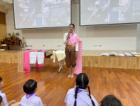 การแต่งกายประกอบการแสดงนาฏศิลป์พื้นเมือง 