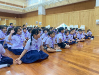 การแต่งกายประกอบการแสดงนาฏศิลป์พื้นเมือง 