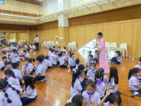 การแต่งกายประกอบการแสดงนาฏศิลป์พื้นเมือง 