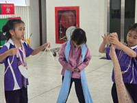 การแต่งกายประกอบการแสดงนาฏศิลป์พื้นเมือง 
