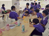 การแต่งกายประกอบการแสดงนาฏศิลป์พื้นเมือง 
