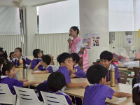 การแต่งกายประกอบการแสดงนาฏศิลป์พื้นเมือง 