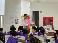 การแต่งกายประกอบการแสดงนาฏศิลป์พื้นเมือง 