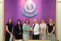 ผู้บริหารคณะศึกษาศาสตร์ มช. ให้การต้อนรับ Dr.Allison Witt, Director, Office of international Programs จาก College of Education, University of Illinois Urbana-Champaign (UIUC) ประเทศสหรัฐอเมริกา ในโอกาสนำนักศึกษาแลกเปลี่ยนระดับปริญญาตรี เข้าร่วมโครงการศึกษาดูงานตามกรอบความร่วมมือระหว่างสองสถาบัน 