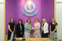 ผู้บริหารคณะศึกษาศาสตร์ มช. ให้การต้อนรับ Dr.Allison Witt, Director, Office of international Programs จาก College of Education, University of Illinois Urbana-Champaign (UIUC) ประเทศสหรัฐอเมริกา ในโอกาสนำนักศึกษาแลกเปลี่ยนระดับปริญญาตรี เข้าร่วมโครงการศึกษาดูงานตามกรอบความร่วมมือระหว่างสองสถาบัน 