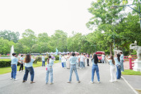 ผู้บริหารคณะศึกษาศาสตร์ มช. ร่วมให้การต้อนรับนักศึกษาใหม่มหาวิทยาลัยเชียงใหม่ รหัส 68 ที่เข้าร่วมกิจกรรมประเพณีรับน้องรถไฟ ปี 2568