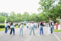 ผู้บริหารคณะศึกษาศาสตร์ มช. ร่วมให้การต้อนรับนักศึกษาใหม่มหาวิทยาลัยเชียงใหม่ รหัส 68 ที่เข้าร่วมกิจกรรมประเพณีรับน้องรถไฟ ปี 2568