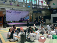 ผู้บริหารคณะศึกษาศาสตร์ มช. ร่วมให้การต้อนรับนักศึกษาใหม่มหาวิทยาลัยเชียงใหม่ รหัส 68 ที่เข้าร่วมกิจกรรมประเพณีรับน้องรถไฟ ปี 2568