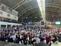 ผู้บริหารคณะศึกษาศาสตร์ มช. ร่วมให้การต้อนรับนักศึกษาใหม่มหาวิทยาลัยเชียงใหม่ รหัส 68 ที่เข้าร่วมกิจกรรมประเพณีรับน้องรถไฟ ปี 2568
