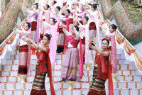 ถวายเทียนพรรษา 2568