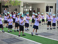 กิจกรรมหน้าเสาธง หัวข้อ Smart Go Green