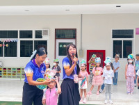 กิจกรรมหน้าเสาธง หัวข้อ Smart Go Green