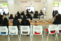 คณะศึกษาศาสตร์ มช. ให้การต้อนรับคณะครูโรงเรียนพะเยาพิทยาคมศึกษาดูงานพัฒนาการสอนด้วย AI