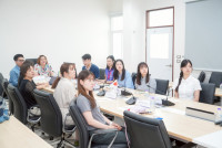 อาจารย์ซาโต้ มากิ (Sato Maki) และเหล่านักศึกษา จาก Tohoku Gakuin University ประเทศญี่ปุ่น ในโอกาสเข้ามาหารือ และเดินชมอาคารเรียนสำหรับกิจกรรม International Internship Program 2025