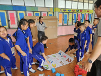 นักศึกษาชีววิทยา ศึกษาศาสตร์ มช. จัดค่ายวิทยาศาสตร์ ณ โรงเรียนบ้านป่าตาล