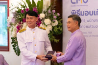 ผู้เกษียณอายุงาน/ราชการคณะศึกษาศาสตร์ มช. ร่วมพิธีมอบเกียรติบัตรและกล่าวแสดงมุทิตาจิต แก่ข้าราชการ พนักงานมหาวิทยาลัย ลูกจ้างประจำ และพนักงานส่วนงานที่เกษียณอายุราชการ ประจำปี 2568
