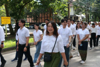 ผู้บริหาร นักศึกษา เจ้าหน้าที่คณะศึกษาศาสตร์ ครูและนักเรียน รร.สาธิตฯ มช. ร่วมพิธีทอดถวายผ้ากฐินมหาวิทยาลัยเชียงใหม่ ประจำปี 2568