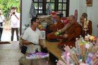 คณะศึกษาศาสตร์ มช. เป็นเจ้าภาพทอดกฐินสามัคคี เพื่อสมทบทุน สร้างพระวิหารและบูรณปฏิสังขรณ์ วัดป่าจำปาราว (ร้าง)