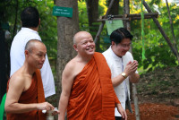 คณะศึกษาศาสตร์ มช. เป็นเจ้าภาพทอดกฐินสามัคคี เพื่อสมทบทุน สร้างพระวิหารและบูรณปฏิสังขรณ์ วัดป่าจำปาราว (ร้าง)