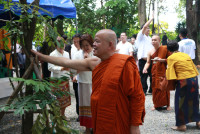 คณะศึกษาศาสตร์ มช. เป็นเจ้าภาพทอดกฐินสามัคคี เพื่อสมทบทุน สร้างพระวิหารและบูรณปฏิสังขรณ์ วัดป่าจำปาราว (ร้าง)