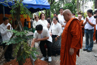 คณะศึกษาศาสตร์ มช. เป็นเจ้าภาพทอดกฐินสามัคคี เพื่อสมทบทุน สร้างพระวิหารและบูรณปฏิสังขรณ์ วัดป่าจำปาราว (ร้าง)