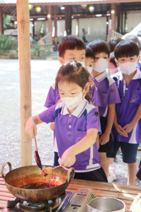 พลเมืองไทยบนวิถีโลก ณ โฮงเฮียนสืบสานภูมิปัญญาล้านนา
