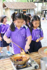 พลเมืองไทยบนวิถีโลก ณ โฮงเฮียนสืบสานภูมิปัญญาล้านนา