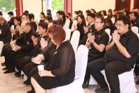 คณะศึกษาศาสตร์ มช. ร่วมพิธีทำบุญตักบาตรพระสงฆ์ ในวาระสัตตมวาร (7 วัน) อุทิศถวายพระราชกุศลแด่สมเด็จพระนางเจ้าสิริกิติ์ พระบรมราชินีนาถ พระบรมราชชนนีพันปีหลวง ณ ศาลาธรรม