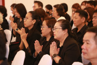 คณะศึกษาศาสตร์ มช. ร่วมพิธีทำบุญตักบาตรพระสงฆ์ ในวาระสัตตมวาร (7 วัน) อุทิศถวายพระราชกุศลแด่สมเด็จพระนางเจ้าสิริกิติ์ พระบรมราชินีนาถ พระบรมราชชนนีพันปีหลวง ณ ศาลาธรรม