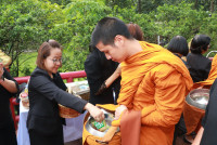 คณะศึกษาศาสตร์ มช. ร่วมพิธีทำบุญตักบาตรพระสงฆ์ ในวาระสัตตมวาร (7 วัน) อุทิศถวายพระราชกุศลแด่สมเด็จพระนางเจ้าสิริกิติ์ พระบรมราชินีนาถ พระบรมราชชนนีพันปีหลวง ณ ศาลาธรรม