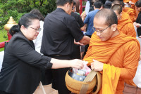 คณะศึกษาศาสตร์ มช. ร่วมพิธีทำบุญตักบาตรพระสงฆ์ ในวาระสัตตมวาร (7 วัน) อุทิศถวายพระราชกุศลแด่สมเด็จพระนางเจ้าสิริกิติ์ พระบรมราชินีนาถ พระบรมราชชนนีพันปีหลวง ณ ศาลาธรรม