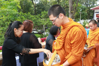 คณะศึกษาศาสตร์ มช. ร่วมพิธีทำบุญตักบาตรพระสงฆ์ ในวาระสัตตมวาร (7 วัน) อุทิศถวายพระราชกุศลแด่สมเด็จพระนางเจ้าสิริกิติ์ พระบรมราชินีนาถ พระบรมราชชนนีพันปีหลวง ณ ศาลาธรรม