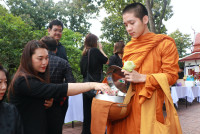 คณะศึกษาศาสตร์ มช. ร่วมพิธีทำบุญตักบาตรพระสงฆ์ ในวาระสัตตมวาร (7 วัน) อุทิศถวายพระราชกุศลแด่สมเด็จพระนางเจ้าสิริกิติ์ พระบรมราชินีนาถ พระบรมราชชนนีพันปีหลวง ณ ศาลาธรรม