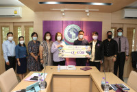 คณบดีคณะศึกษาศาสตร์ มอบป้าย EdPEx200 แก่ หัวหน้าภาควิชา รองคณบดี ผู้อำนวยการโรงเรียนสาธิตฯ และ เลขานุการคณะศึกษาศาสตร์