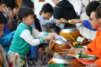 ทำบุญตักบาตร วันที่ 5 ธันวาคม 2568