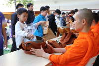 ทำบุญตักบาตร วันที่ 5 ธันวาคม 2568