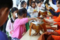 ทำบุญตักบาตร วันที่ 5 ธันวาคม 2568